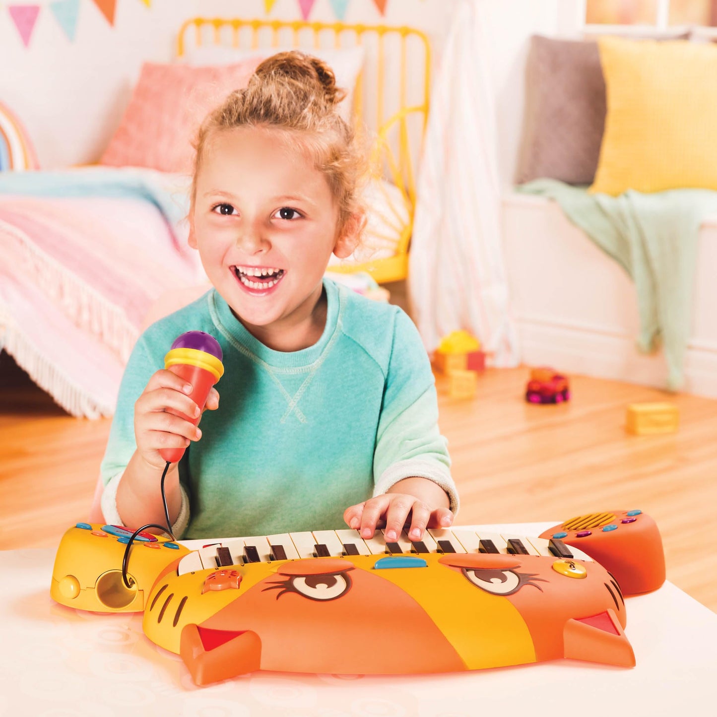 B. toys – Meowsic – Interactive Cat Piano – Toy Piano & Microphone – Musical Instrument For Toddlers, Kids – 20+ Songs, Sounds & Recording Feature – 2+ Years