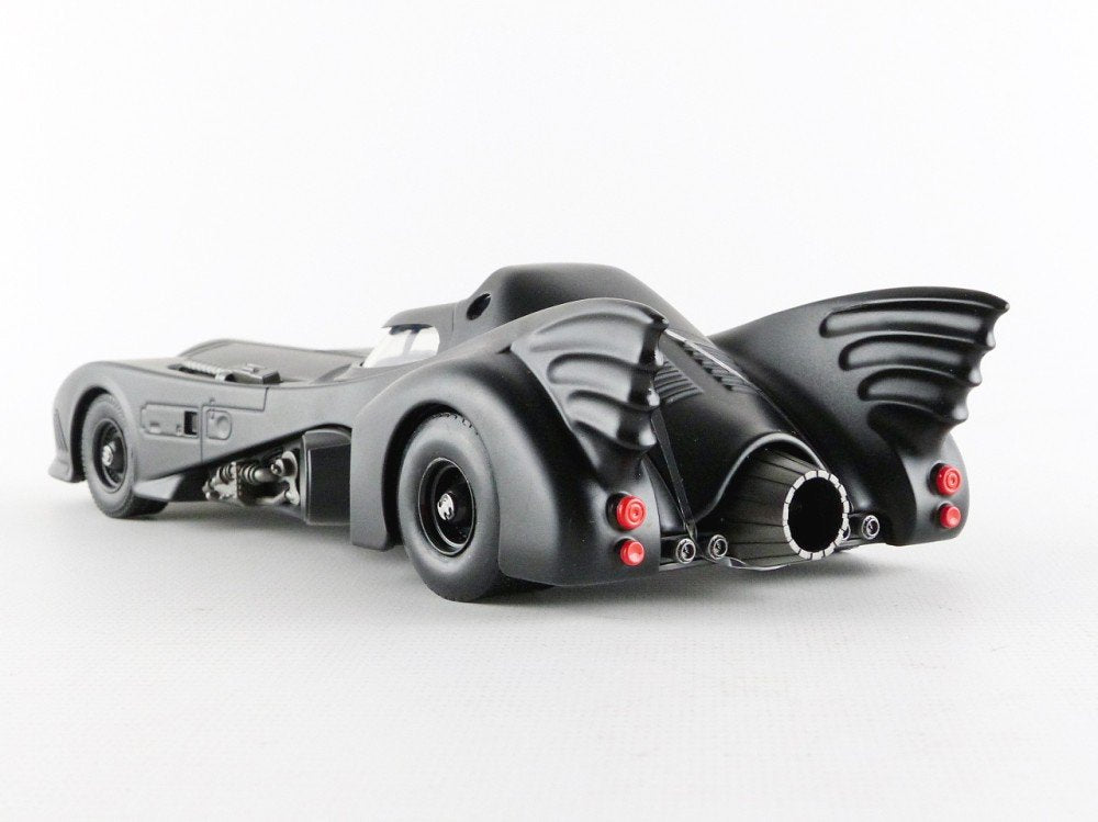 Jada Toys Hollywood Rides 1:24 1989 Batman Movie Batmobile Diecast Model with Batman Figure