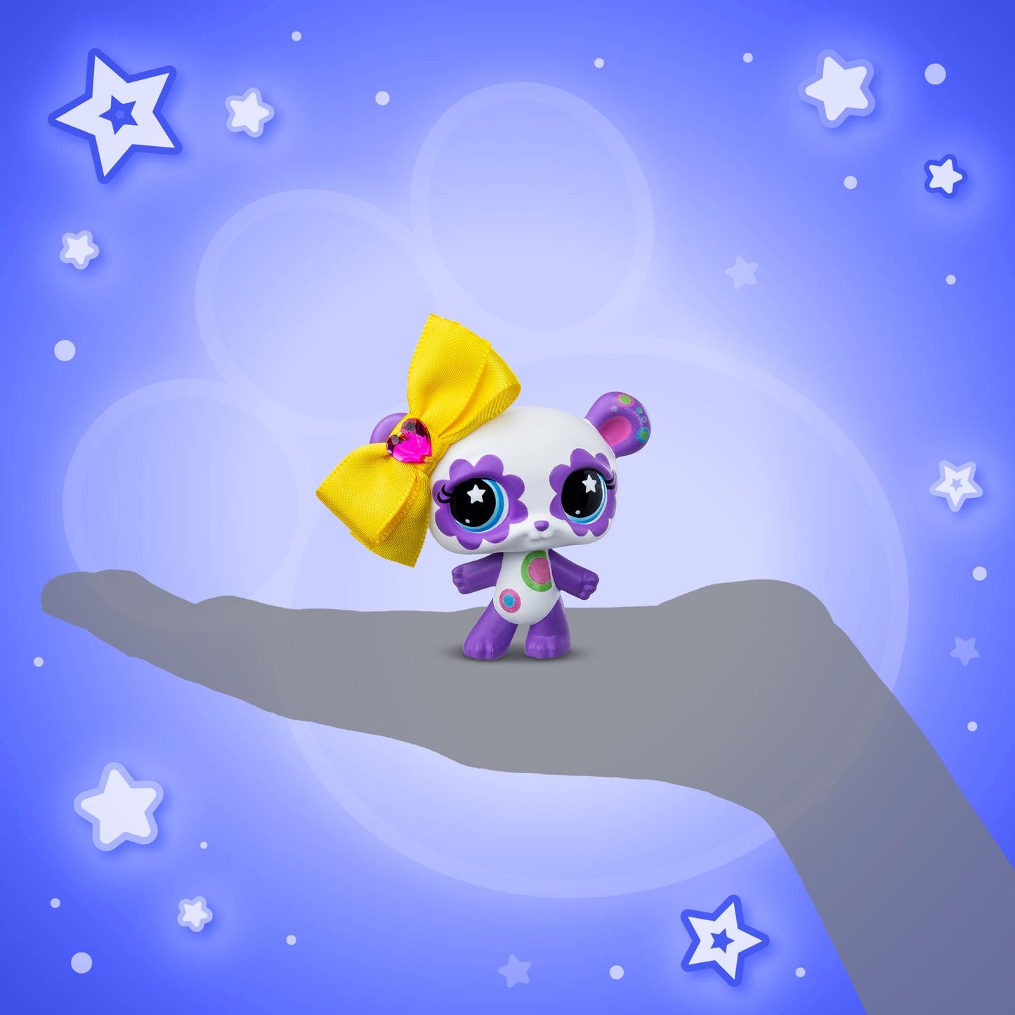 Littlest Pet Shop - Pet Surprise Three Pack - Series 4 - Gen 7 Authentic LPS Bobble Head Toy Figure, Collectible Toy Animal, Ages 4+