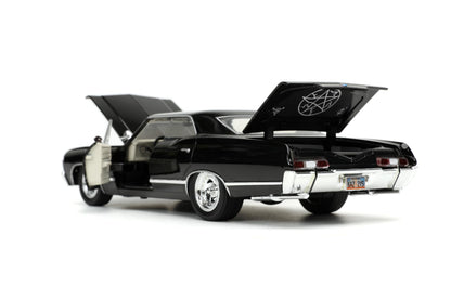 Jada Toys Hollywood Rides 1:24 Supernatural 1967 Chevy Impala Sport Sedan with Dean Winchester Figure
