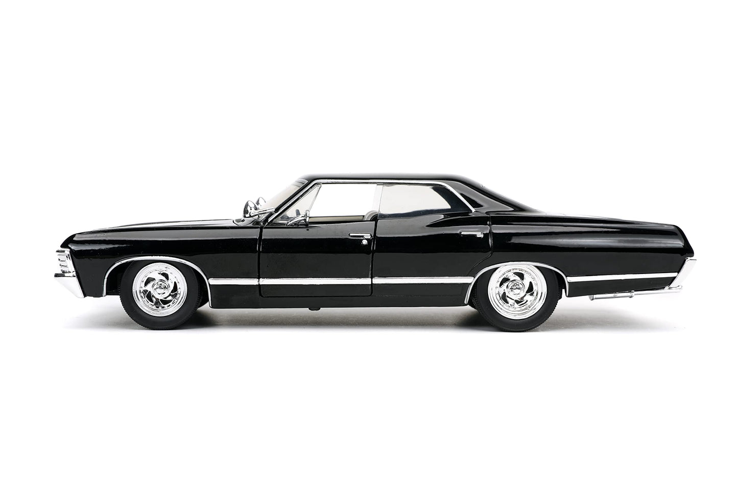 Jada Toys Hollywood Rides 1:24 Supernatural 1967 Chevy Impala Sport Sedan with Dean Winchester Figure