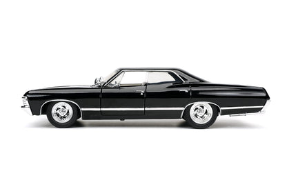 Jada Toys Hollywood Rides 1:24 Supernatural 1967 Chevy Impala Sport Sedan with Dean Winchester Figure