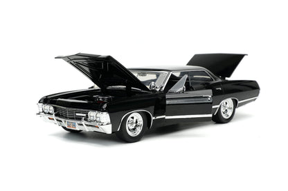 Jada Toys Hollywood Rides 1:24 Supernatural 1967 Chevy Impala Sport Sedan with Dean Winchester Figure